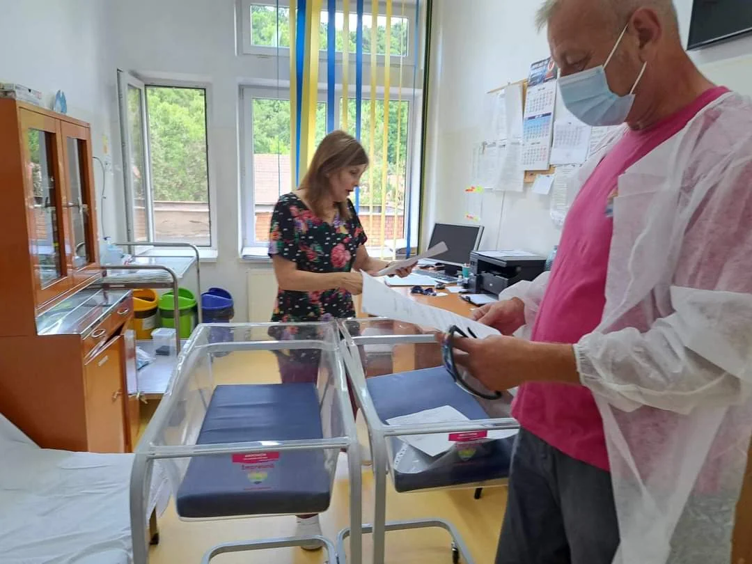 Am achiziționat 5 pătuțuri pentru nou-născuți și le-am donat secției de n
eonatologie a Spitalului Municipal Dej — fotografie 5