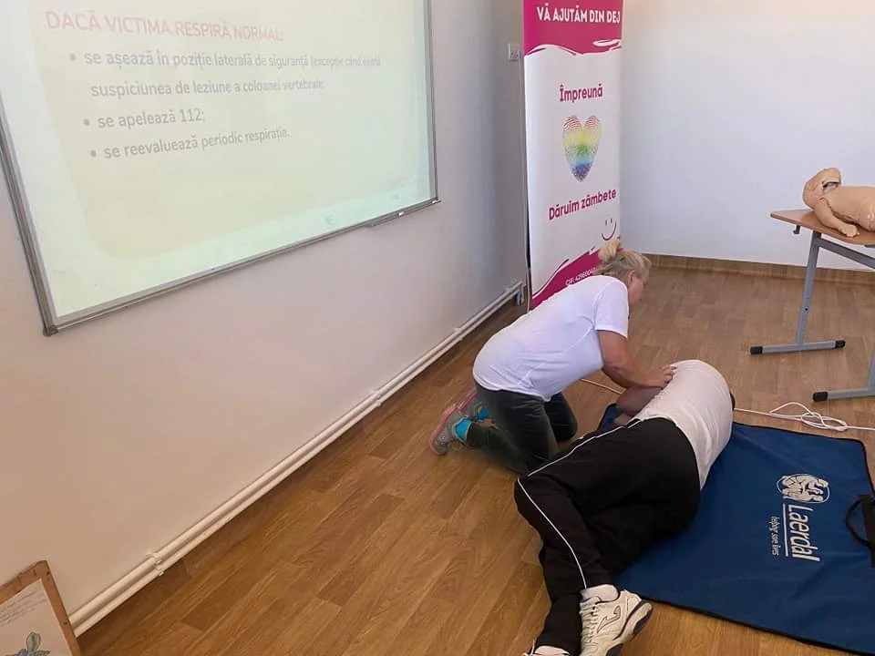 Cursul de prim ajutor din cadrul proiectului “O șansă la viață” a ajuns și la Școala Gimnazială Câțcău — fotografie 6